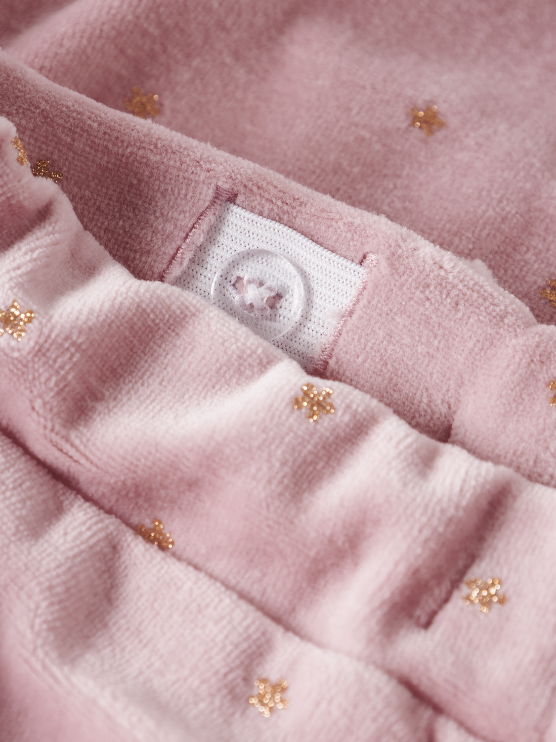 model_shot-front_full